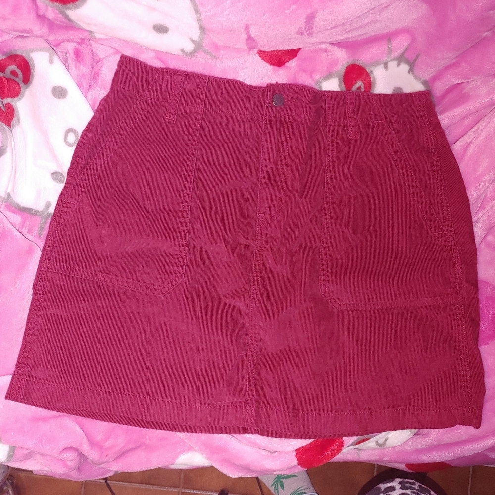 ❤️3/$15❤️Old Navy Burgundy Corduroy Skirt With Pockets